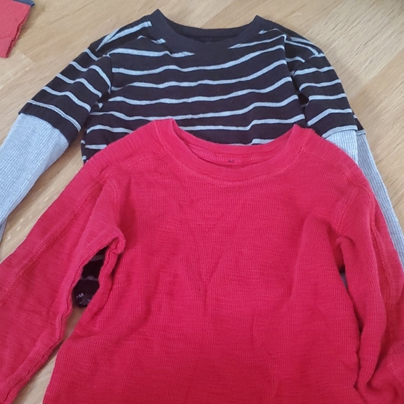 4 long sleeve thermals - Picture 2 of 2